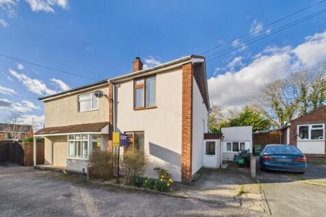 2 bedroom semi-detached house for sale