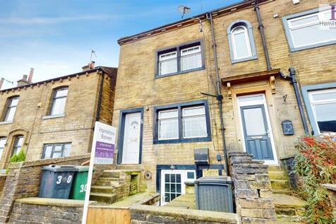 Scarlet Heights, Queensbury, Bradford 2 bed end of terrace house for sale