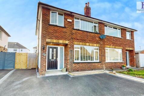 Daleson Close, Northowram, Halifax 3 bed semi