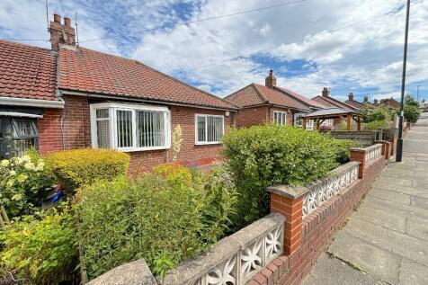 2 bedroom semi-detached bungalow for sale