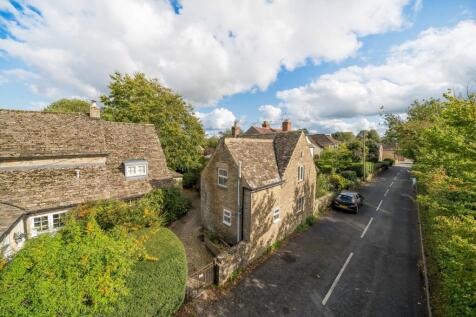 Upper Up, South Cerney 2 bed detached house for sale