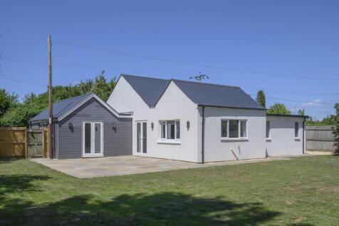 Oaksey Road, Somerford Keynes 3 bed detached bungalow for sale