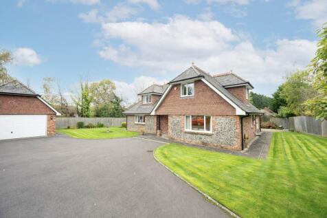 4 bedroom detached bungalow for sale