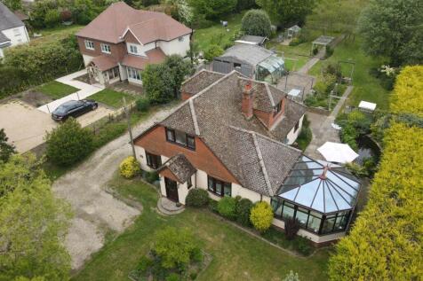 4 bedroom chalet for sale