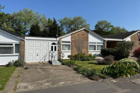 Woodgates Close, Horsham, RH13 2 bed detached bungalow for sale