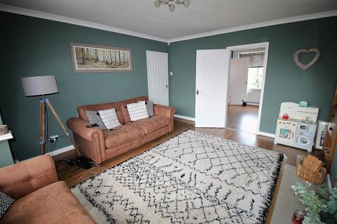 Greno Road, Swinton, Mexborough 3 bed semi
