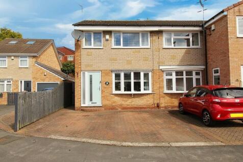 3 bedroom semi-detached house for sale