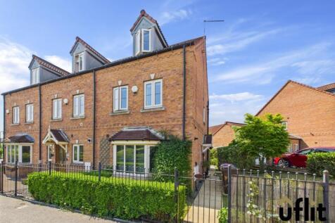4 bedroom semi-detached house for sale