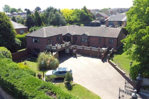 Fitzwilliam Street, Swinton, Mexborough 4 bed detached bungalow for sale