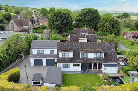 6 bedroom detached house for sale