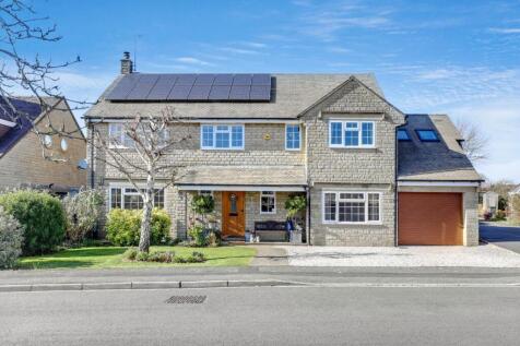 6 bedroom detached house for sale