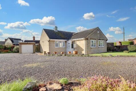 3 bedroom detached bungalow for sale