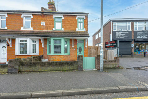 2 bedroom semi-detached house for sale