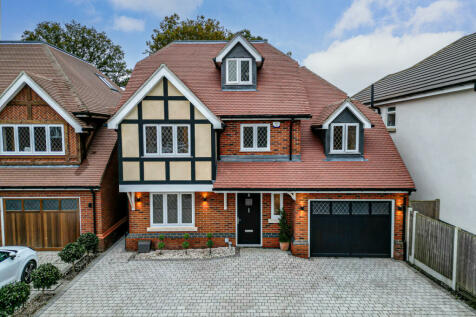 5 bedroom detached house for sale