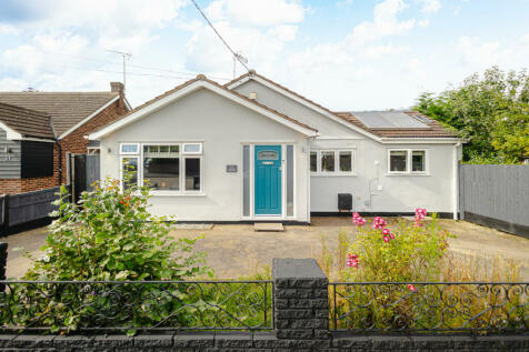 4 bedroom detached bungalow for sale