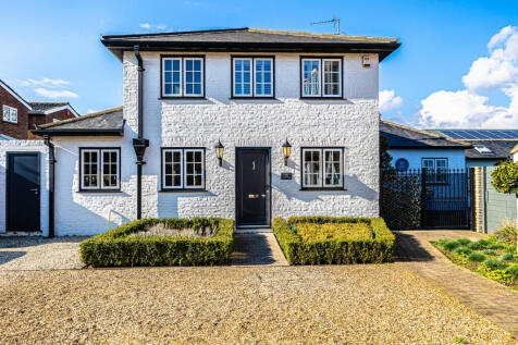 High Road, Fobbing, SS17 4 bed detached house for sale