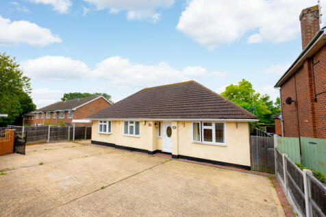 4 bedroom detached bungalow for sale
