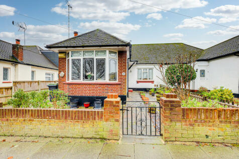 2 bedroom semi-detached bungalow for sale