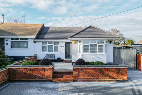 3 bedroom semi-detached bungalow for sale