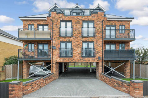 London Road, Benfleet, SS7 2 bed flat for sale