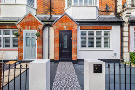 4 bedroom terraced house for sale