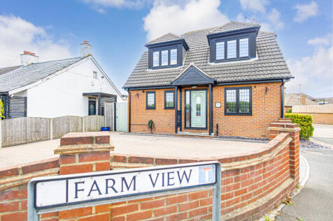 Farm View, Rayleigh, SS6 4 bed detached house for sale