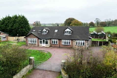 6 bedroom detached house for sale