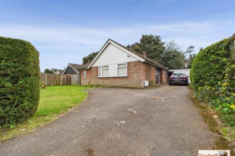 3 bedroom detached bungalow for sale