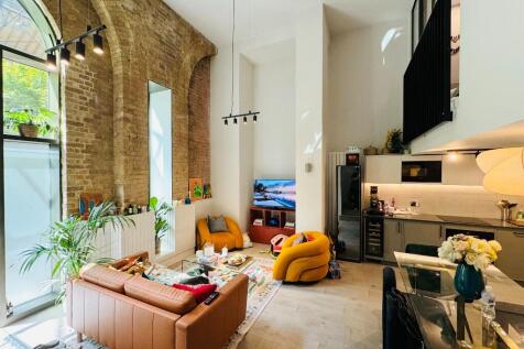 3 bedroom flat for sale