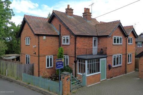The Square, Spencers Wood, Reading... 4 bed detached house for sale