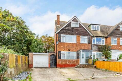 5 bedroom semi-detached house for sale