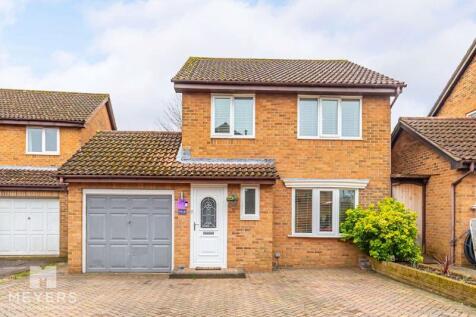 Beauchamps Gardens, Bournemouth, BH7 3 bed detached house for sale