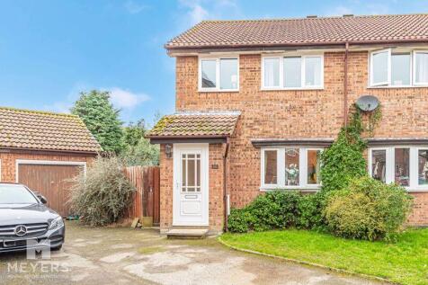 Elise Close, Bournemouth, BH7 3 bed semi