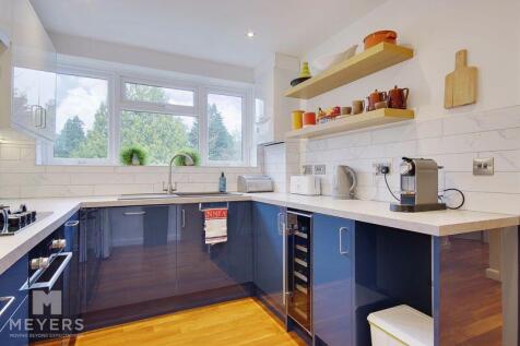 2 bedroom flat for sale