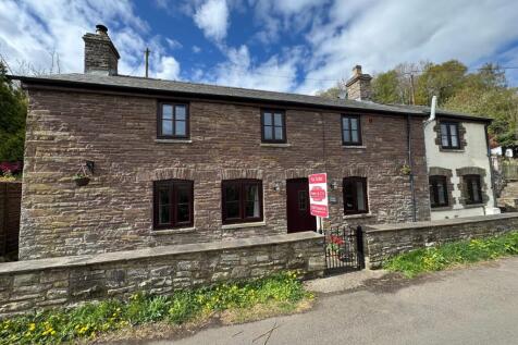The Dardy, Crickhowell, NP8 4 bed detached house for sale