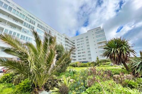 Marine Drive, Brighton BN2 1 bed apartment for sale