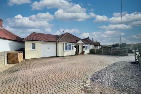 3 bedroom detached bungalow for sale