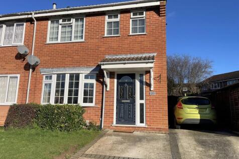 3 bedroom semi-detached house for sale