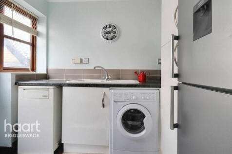 Sutton Road, Eyeworth 4 bed detached house for sale