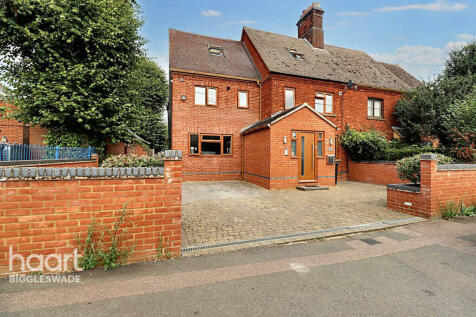 7 bedroom semi-detached house for sale