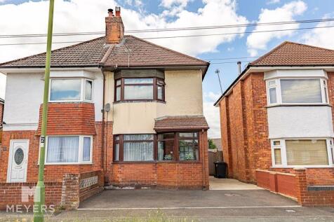 Cattistock Road, off Castle Lane 3 bed semi