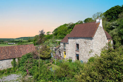 5 bedroom farm house for sale