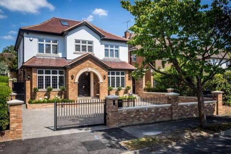 5 bedroom detached house for sale