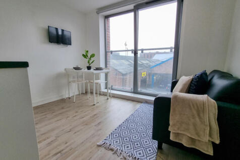 Studio flat for sale