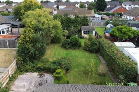 3 bedroom semi-detached bungalow for sale