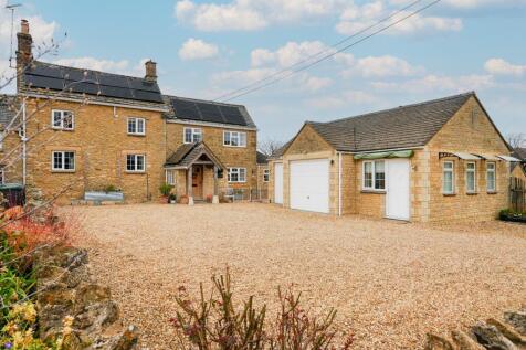 5 bedroom semi-detached house for sale