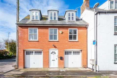 2 bedroom coach house for sale