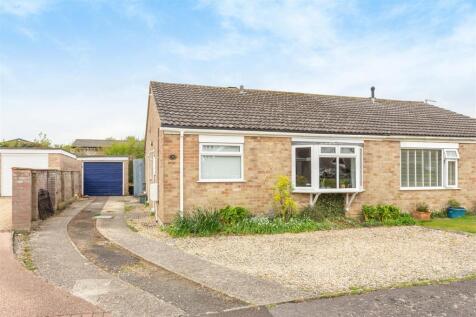 2 bedroom semi-detached bungalow for sale