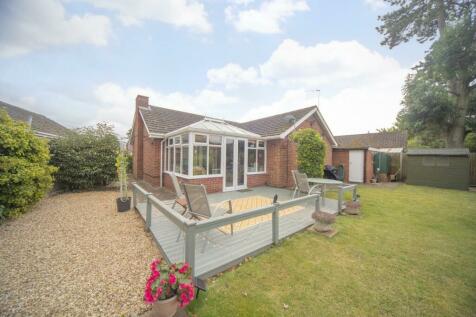 3 bedroom detached bungalow for sale