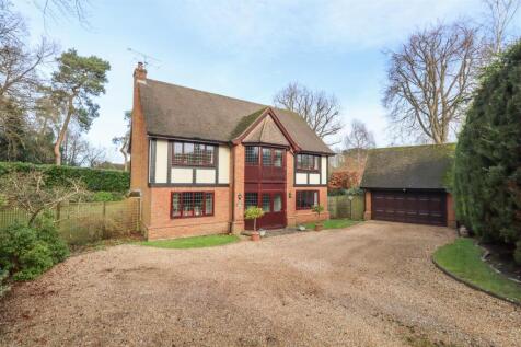 Aldershot Road, Church Crookham GU52 5 bed detached house for sale